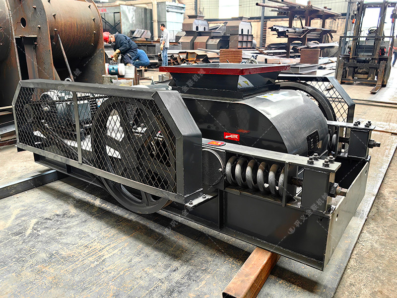 2PGC450X500雙齒輥破碎機(jī)發(fā)往湖南婁底破碎冰塊