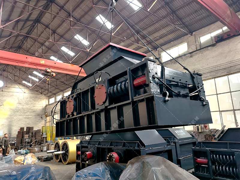 液壓直連式對輥破碎機(jī)發(fā)往陜西商洛