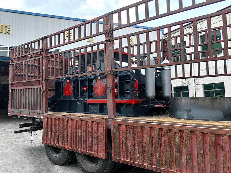 大型全自動(dòng)液壓對(duì)輥破碎機(jī)發(fā)貨圖片