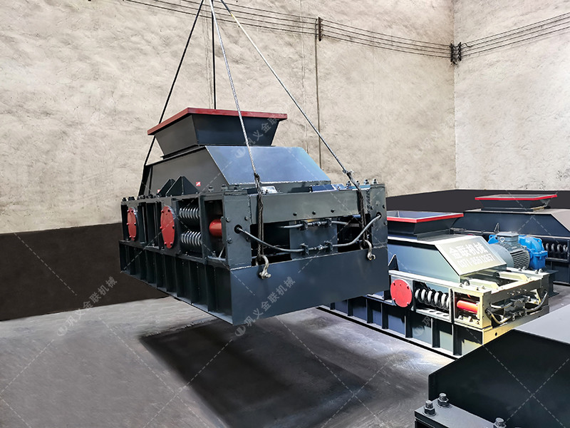 中型2PG1007彈簧式對輥制砂機發(fā)貨圖片